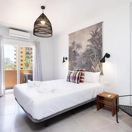 Home2book Stunning Sea Front Caletillas, Pool 칸델라리아