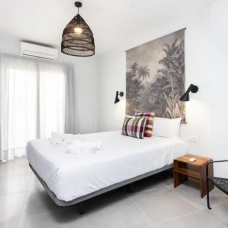 Home2book Stunning Sea Front Caletillas, Pool 아파트 칸델라리아