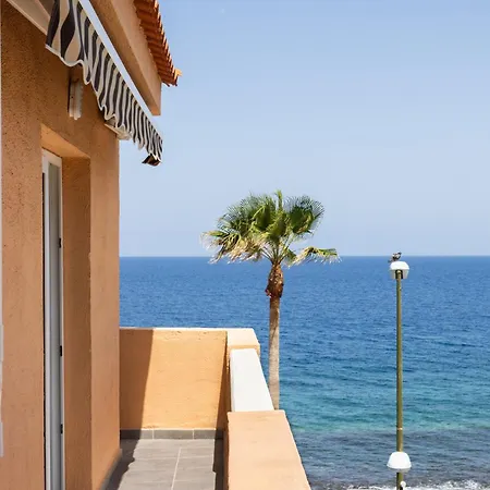Home2book Stunning Sea Front Caletillas, Pool 아파트 *