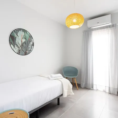 Home2book Stunning Sea Front Caletillas, Pool Apartamento