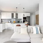 Home2book Stunning Sea Front Caletillas * 坎德拉里亚