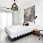 Home2book Stunning Sea Front Caletillas 公寓 坎德拉里亚