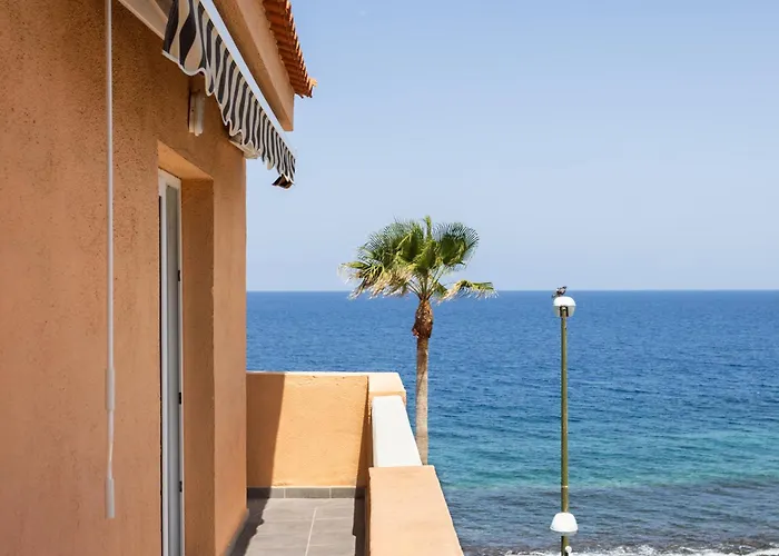 Home2book Stunning Sea Front Caletillas Apartamento *